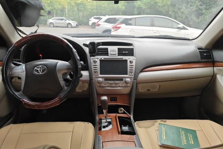 Used Toyota Camry 2011 240G Classic Anniversary Edition Center Console
