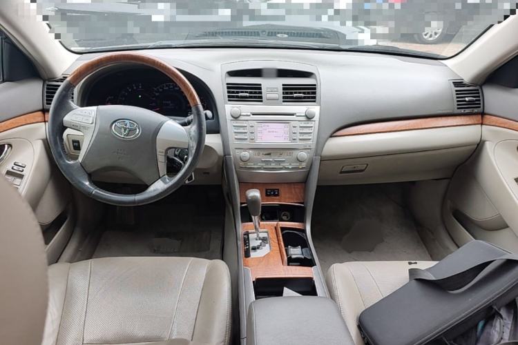 Used Toyota Camry 2011 240G Classic Anniversary Edition Center Console