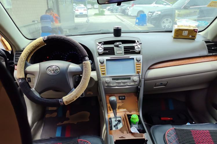 Used Toyota Camry 2011 200E Elite Sunroof Edition Center Console