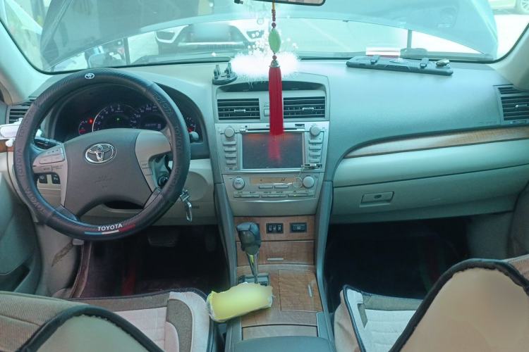 Used Toyota Camry 2011 200G Luxury Anniversary Edition Center Console