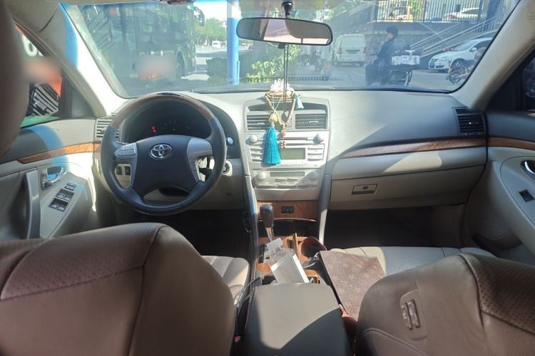 Used Toyota Camry 2011 240G Classic Anniversary Edition Center Console