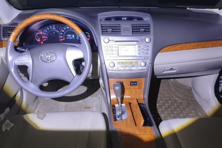 Used Toyota Camry 2011 200G Classic Anniversary Edition Center Console