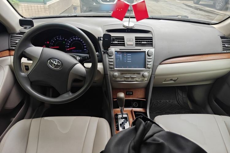 Used Toyota Camry 2011 200E Elite Sunroof Edition Center Console
