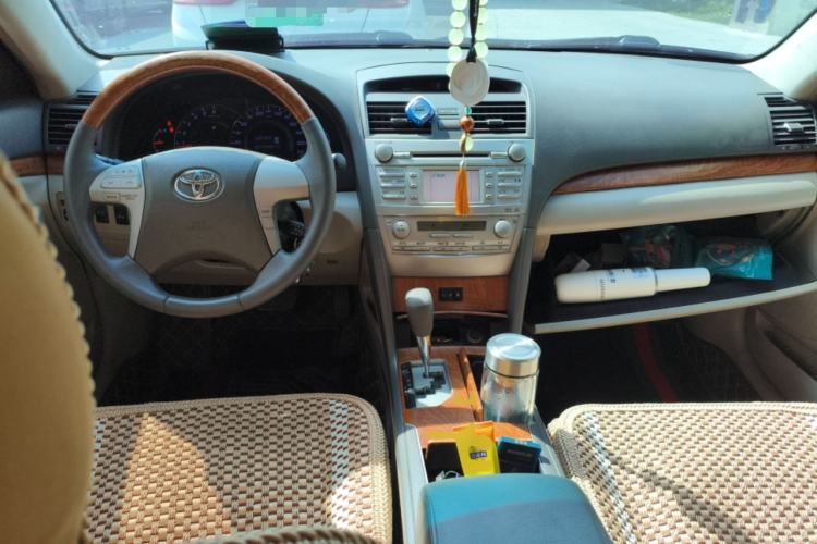 Used Toyota Camry 2011 240G Classic Anniversary Edition Center Console