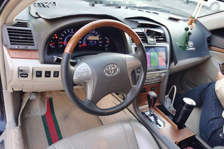 Used Toyota Camry 2011 200G Classic Anniversary Edition Center Console