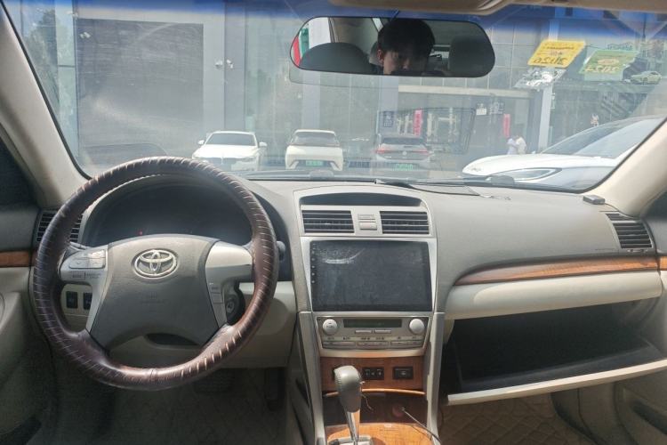 Used Toyota Camry 2011 200G Luxury Anniversary Edition Center Console