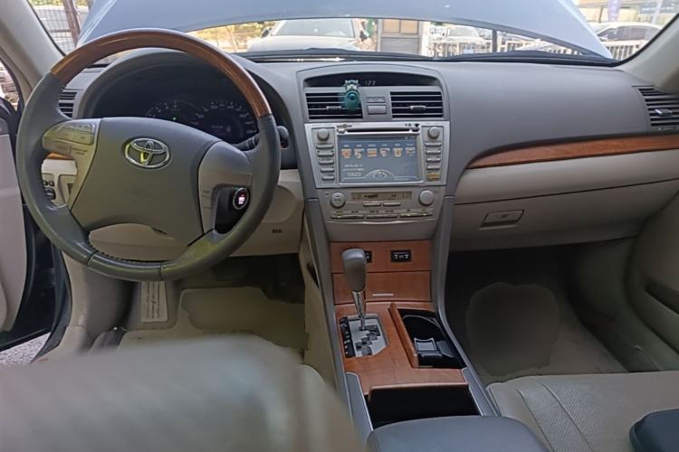 Used Toyota Camry 2011 200G Classic Anniversary Edition Center Console