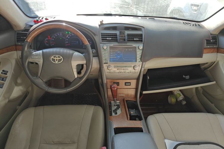 Used Toyota Camry 2011 200G Classic Anniversary Edition Center Console