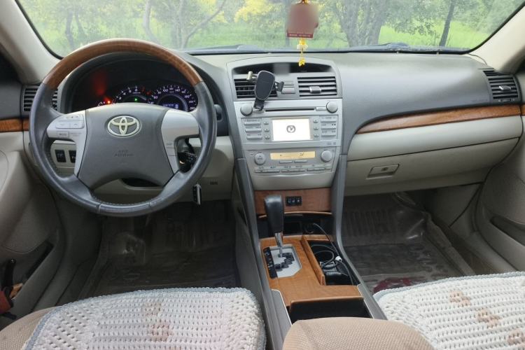 Used Toyota Camry 2011 240G Classic Anniversary Edition Center Console