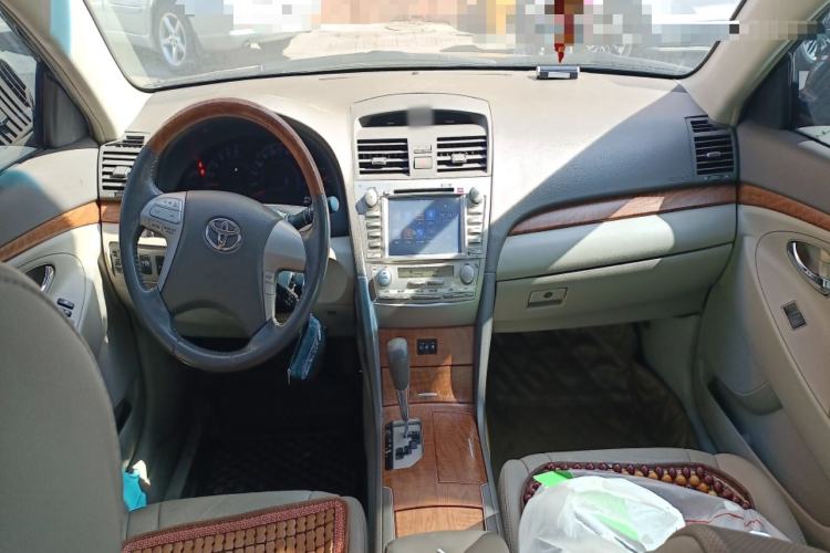 Used Toyota Camry 2011 240G Classic Anniversary Edition Center Console