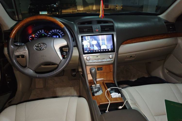 Used Toyota Camry 2011 240G Classic Anniversary Edition Center Console