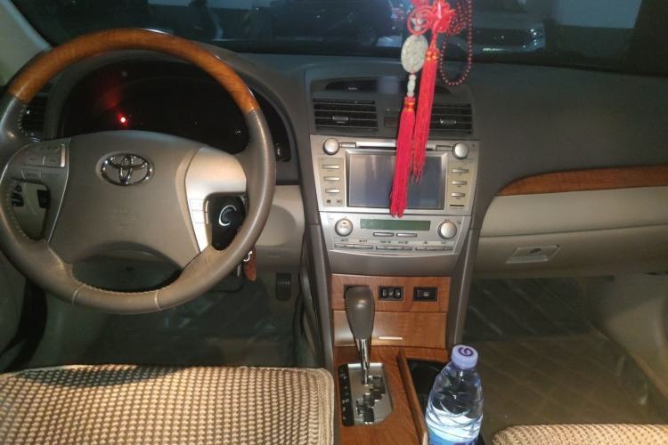 Used Toyota Camry 2011 200G Classic Anniversary Edition Center Console
