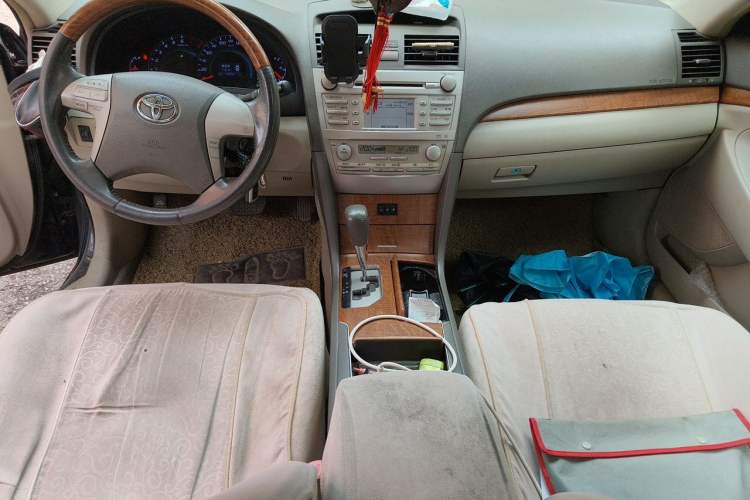 Used Toyota Camry 2011 240G Classic Anniversary Edition Center Console