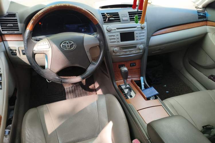 Used Toyota Camry 2011 200G Classic Anniversary Edition Center Console