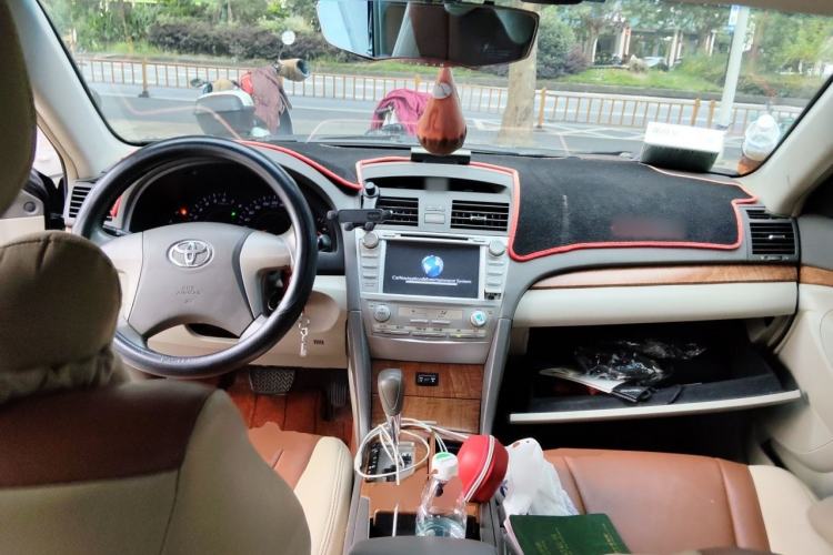 Used Toyota Camry 2011 200E Elite Sunroof Edition Center Console
