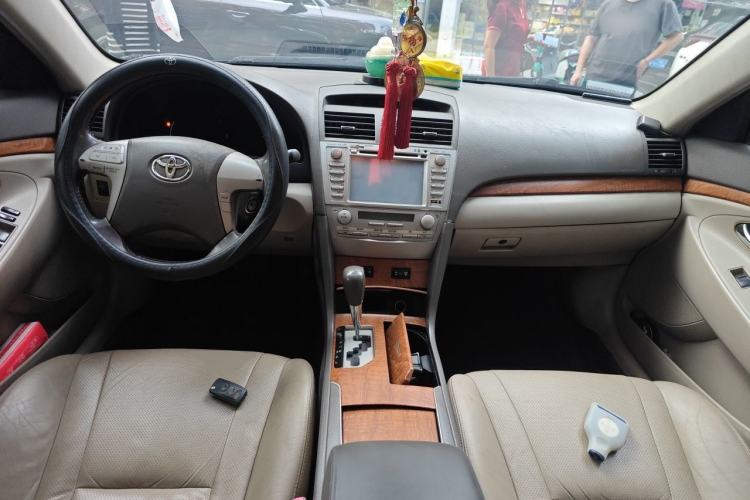 Used Toyota Camry 2011 200G Classic Anniversary Edition Center Console