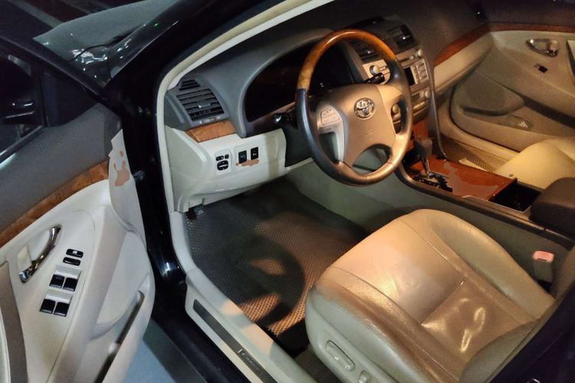 Used Toyota Camry 2011 240G Classic Anniversary Edition Driver Seat