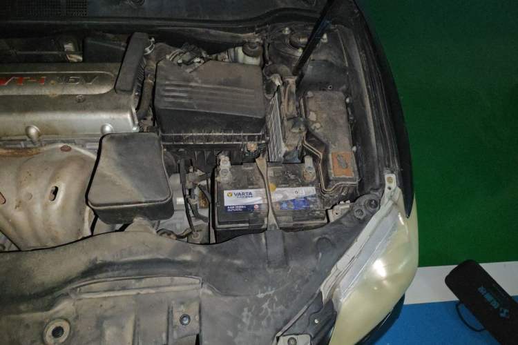 Used Toyota Camry 2011 240G Classic Anniversary Edition Engine Bay Left