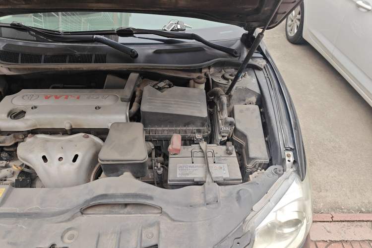 Used Toyota Camry 2011 240G Classic Anniversary Edition Engine Bay Left
