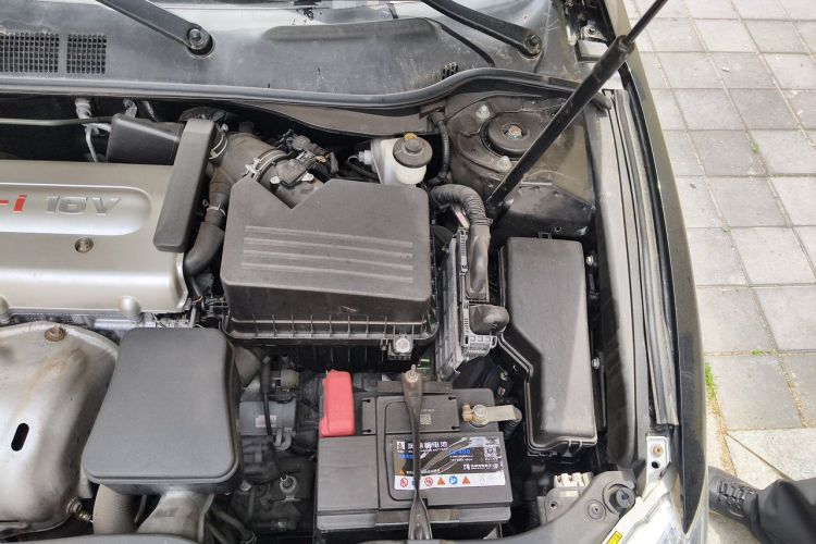 Used Toyota Camry 2011 240G Luxury Anniversary Edition Engine Bay Left