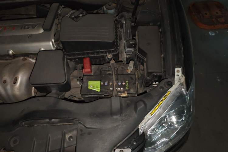 Used Toyota Camry 2011 240G Classic Anniversary Edition Engine Bay Left