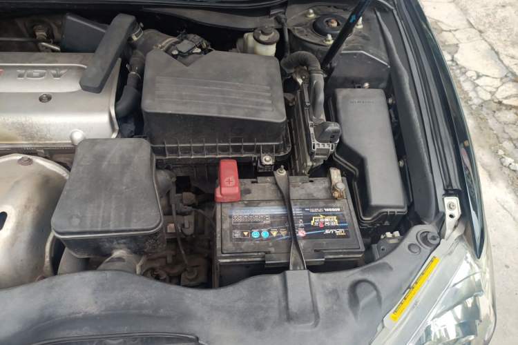 Used Toyota Camry 2011 240G Luxury Anniversary Edition Engine Bay Left