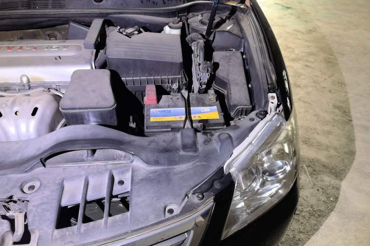 Used Toyota Camry 2011 240G Classic Anniversary Edition Engine Bay Left