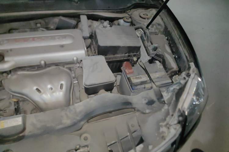 Used Toyota Camry 2011 200G Classic Anniversary Edition Engine Bay Left