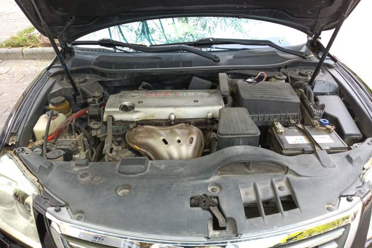 Used Toyota Camry 2011 240G Luxury Anniversary Edition Engine Bay