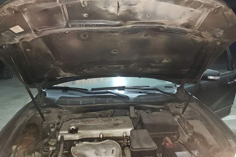 Used Toyota Camry 2011 200G Classic Anniversary Edition Engine Bay