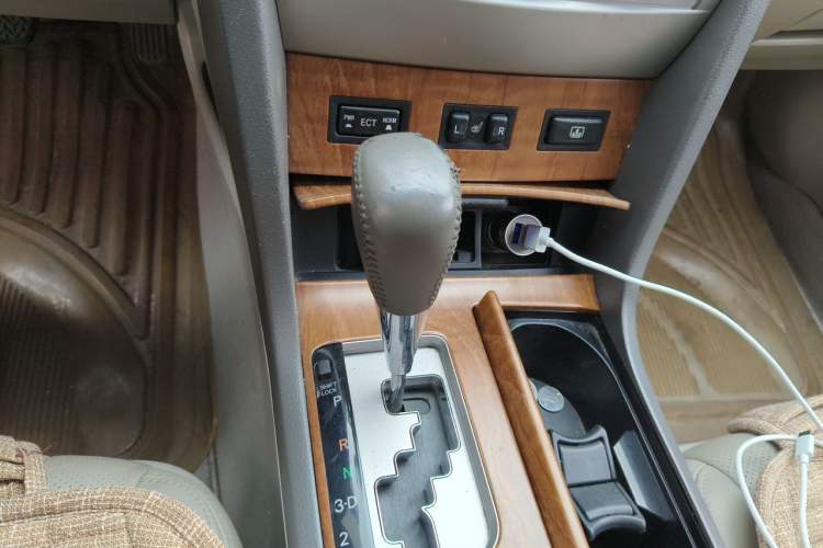 Used Toyota Camry 2011 200G Luxury Anniversary Edition Gear Lever