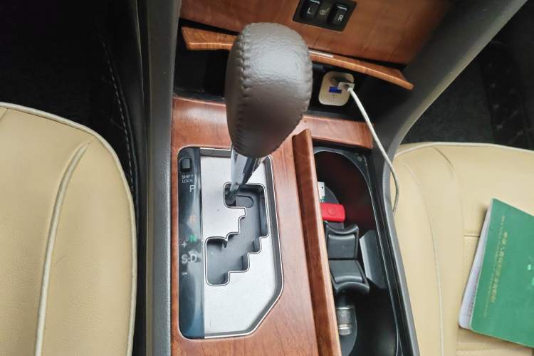 Used Toyota Camry 2011 240G Classic Anniversary Edition Gear Lever