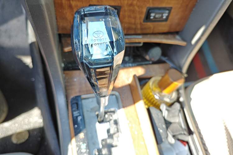 Used Toyota Camry 2011 200G Classic Anniversary Edition Gear Lever
