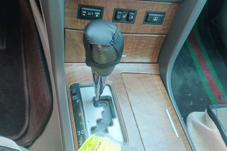 Used Toyota Camry 2011 200G Luxury Anniversary Edition Gear Lever