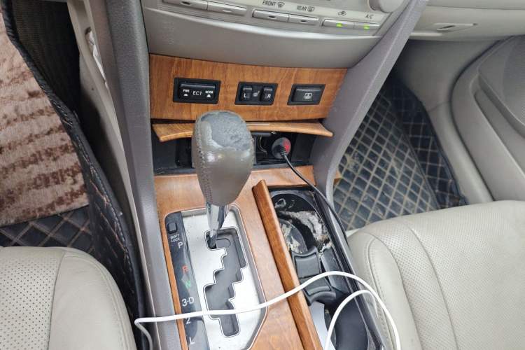 Used Toyota Camry 2011 200G Classic Anniversary Edition Gear Lever