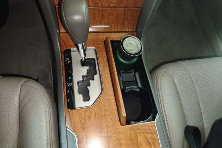 Used Toyota Camry 2011 200E Elite Sunroof Edition Gear Lever