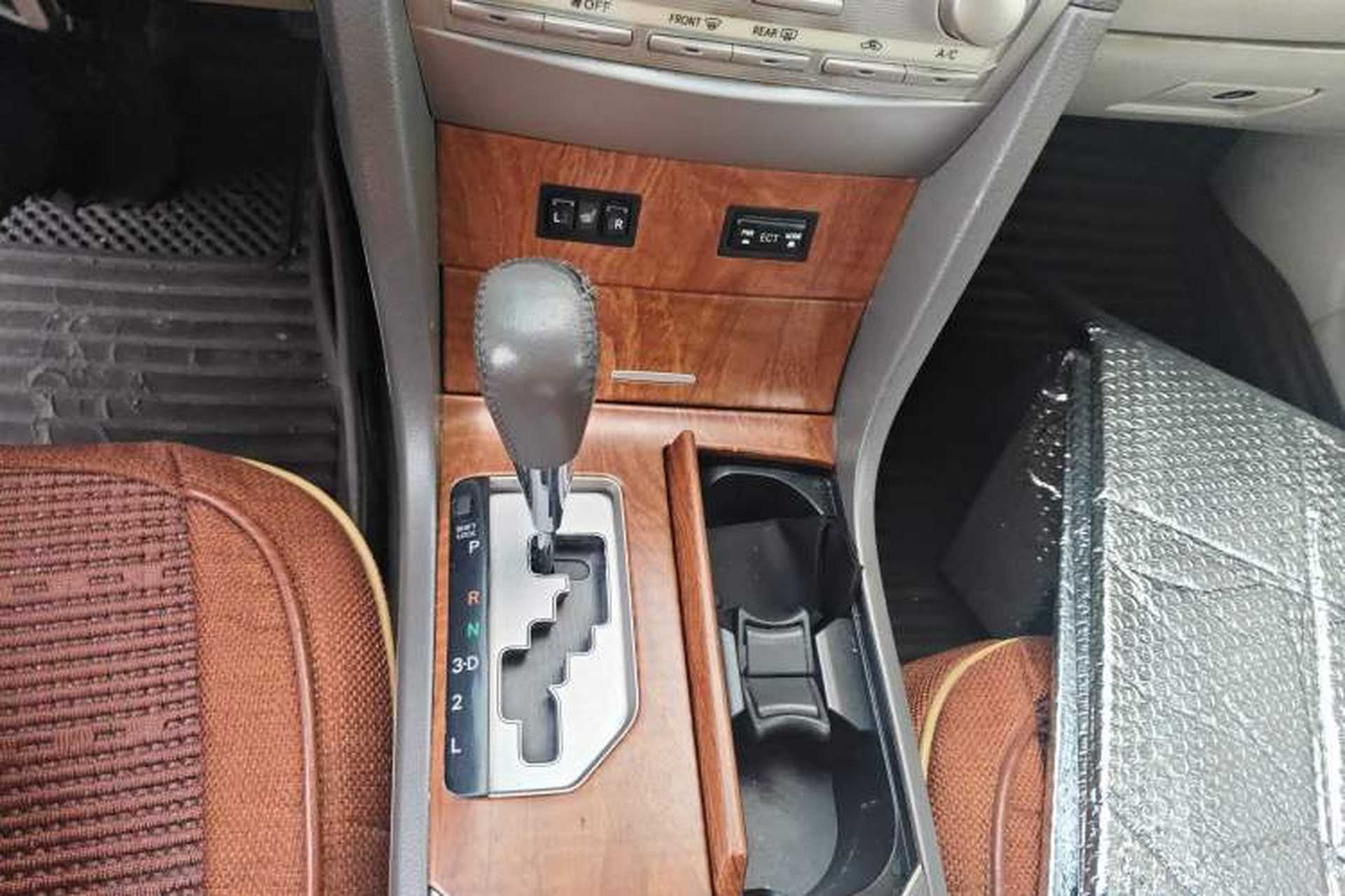 Used Toyota Camry 2011 200G Classic Anniversary Edition Gear Lever