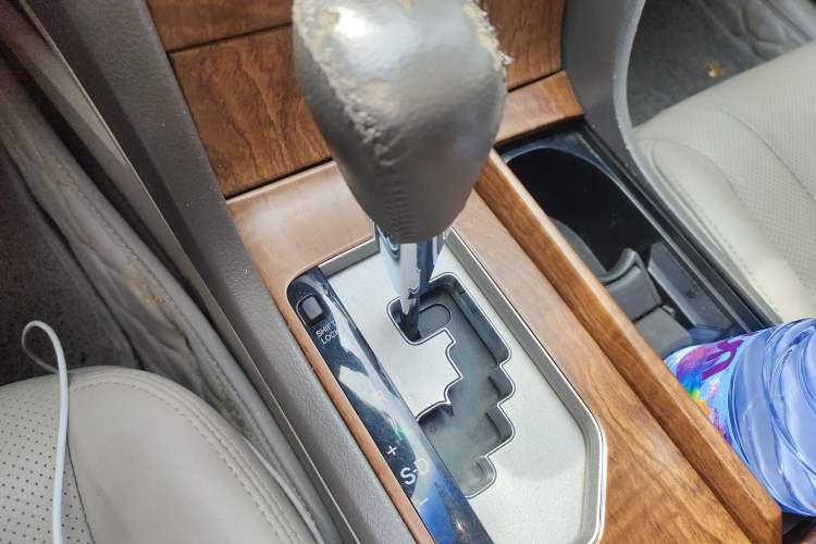 Used Toyota Camry 2011 240G Classic Anniversary Edition Gear Lever