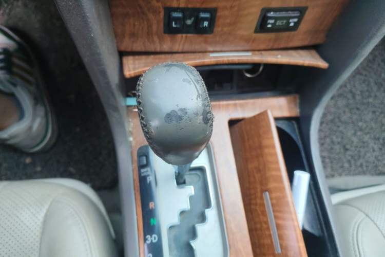 Used Toyota Camry 2011 200G Classic Anniversary Edition Gear Lever