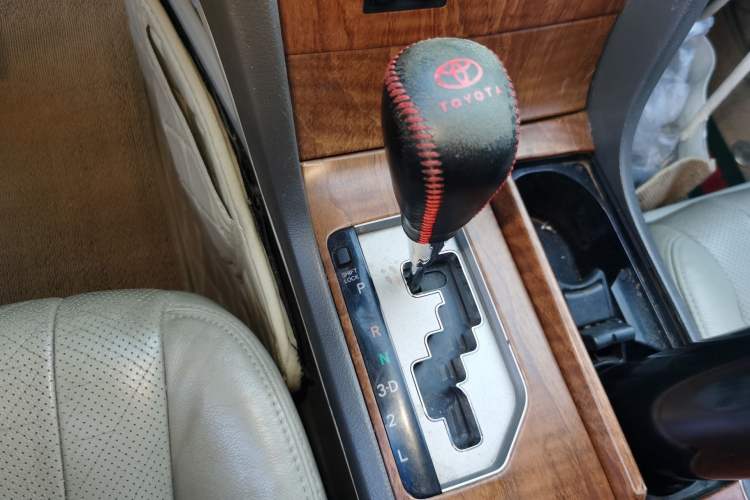 Used Toyota Camry 2011 200G Classic Anniversary Edition Gear Lever