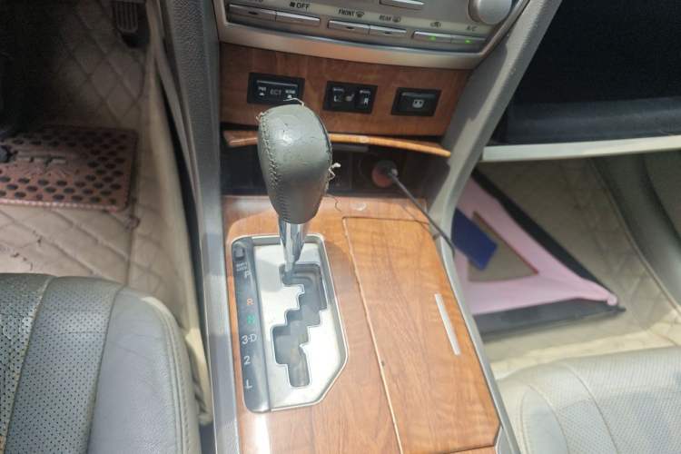 Used Toyota Camry 2011 200G Luxury Anniversary Edition Gear Lever
