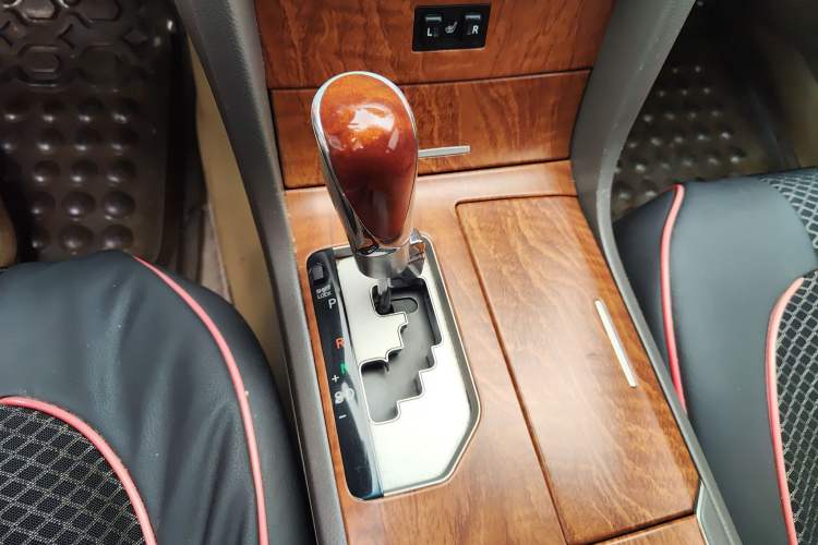 Used Toyota Camry 2011 240G Luxury Anniversary Edition Gear Lever