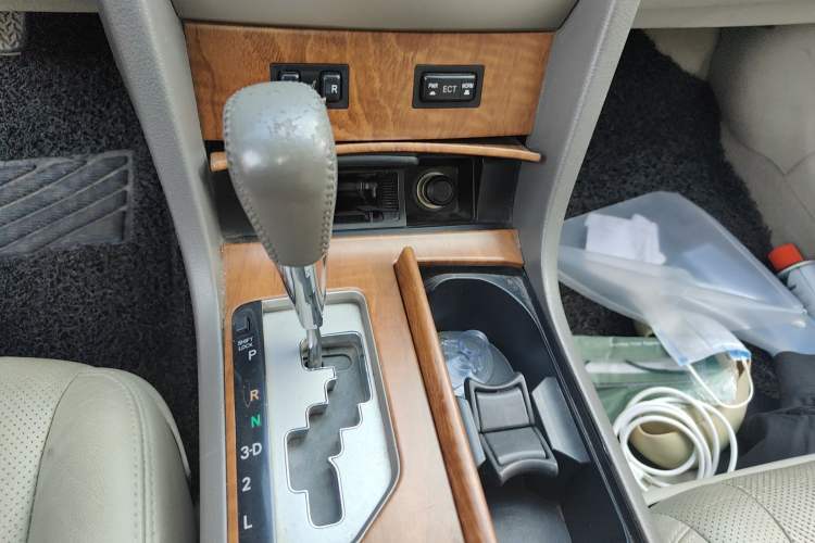 Used Toyota Camry 2011 200G Classic Anniversary Edition Gear Lever