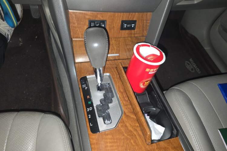 Used Toyota Camry 2011 200G Classic Anniversary Edition Gear Lever