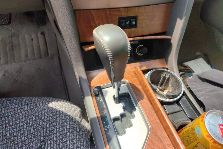Used Toyota Camry 2011 240G Classic Anniversary Edition Gear Lever