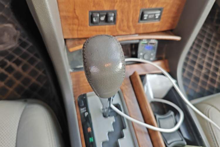 Used Toyota Camry 2011 200G Classic Anniversary Edition Gear Lever
