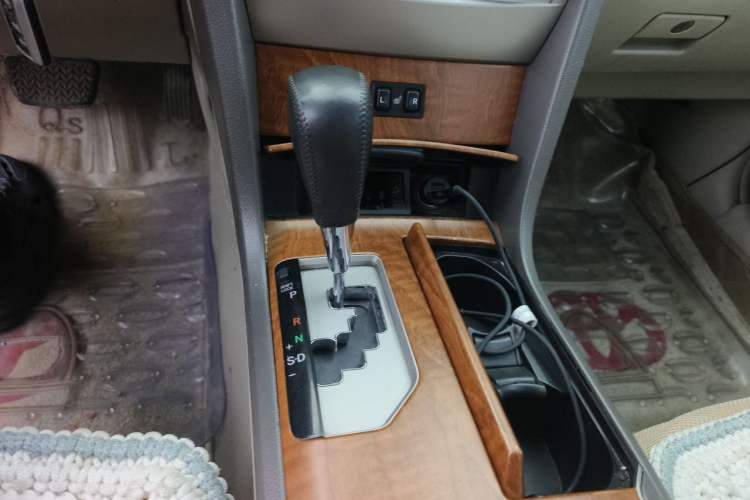 Used Toyota Camry 2011 240G Classic Anniversary Edition Gear Lever