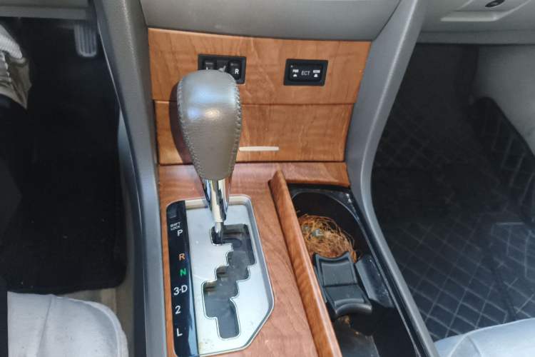 Used Toyota Camry 2011 200G Classic Anniversary Edition Gear Lever