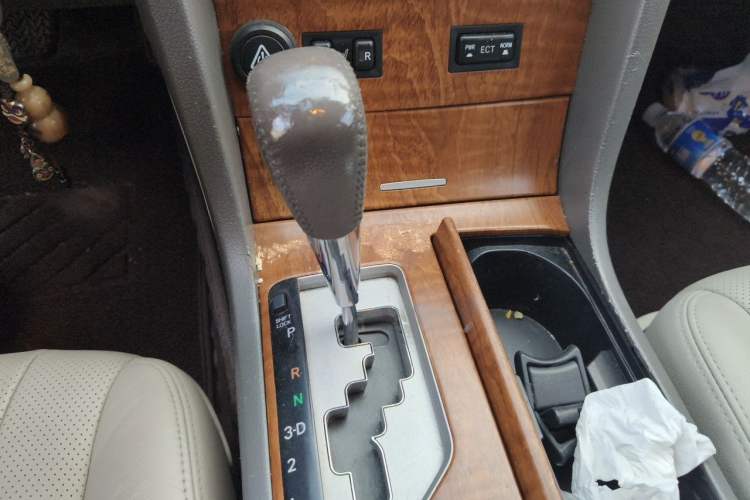 Used Toyota Camry 2011 200G Classic Anniversary Edition Gear Lever