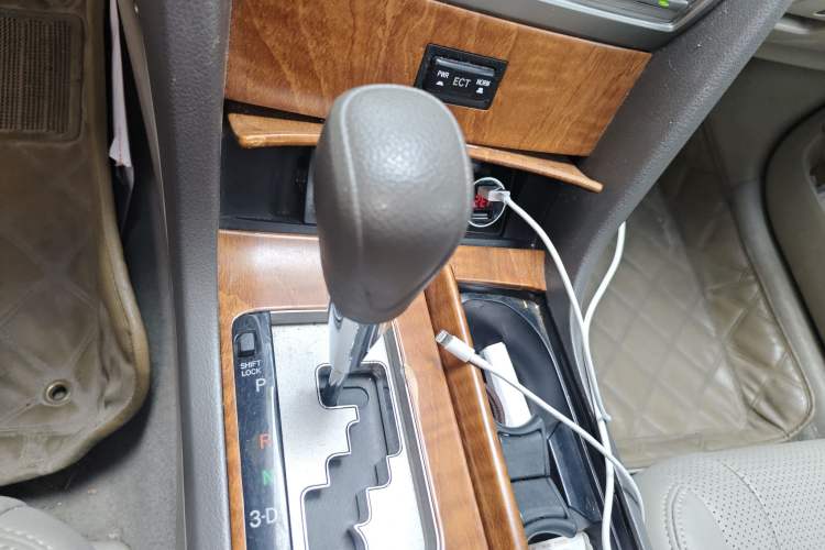 Used Toyota Camry 2011 200E Elite Sunroof Edition Gear Lever